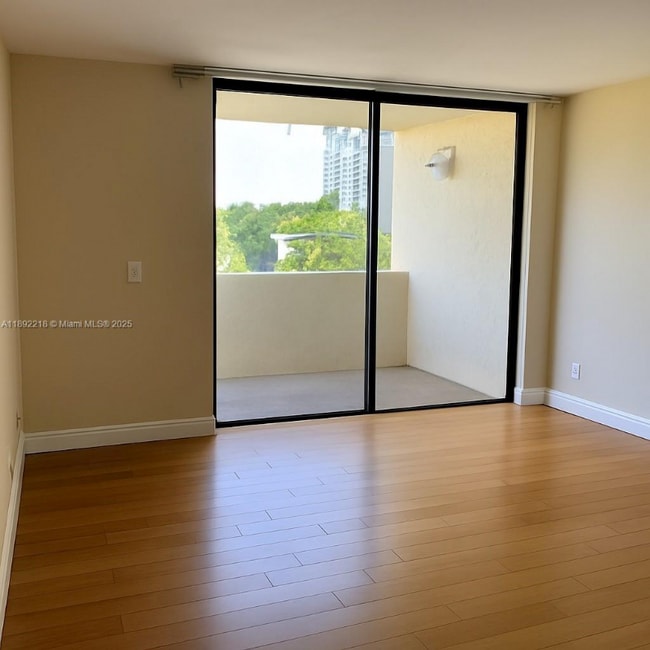 Photo - 2715 Tigertail Ave Unit 403