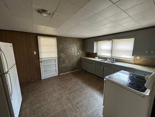 Photo - 227 Orange St Unidad Upper