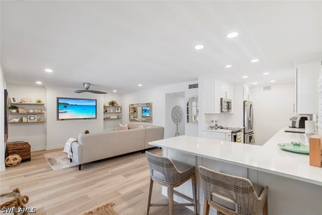Photo - 1910 Gulf Shore Blvd N Unit 204