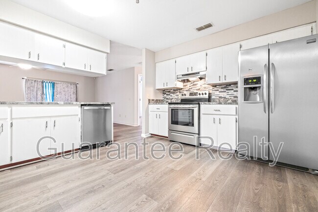 Photo - 1611 High Point Ct SW