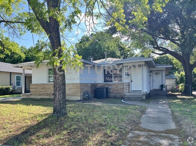 Building Photo - Cozy 1-Story 1/1 Duplex in Castleberry ISD... Rental