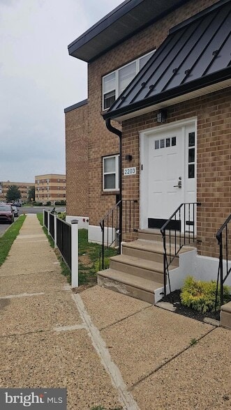 Photo - 1923-25-2201-25 Lansing St Unit 2219 1ST FLOOR