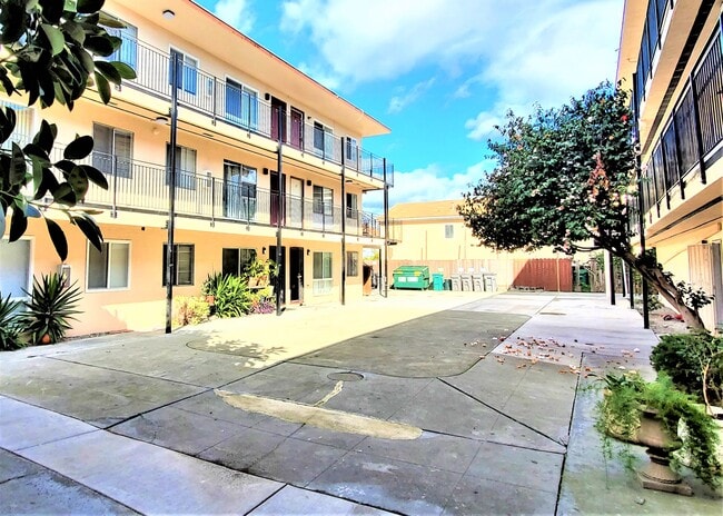 Rossmore Court