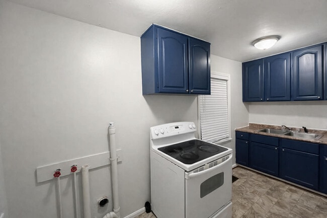 Photo - 8122 Rugby Ave Unit B