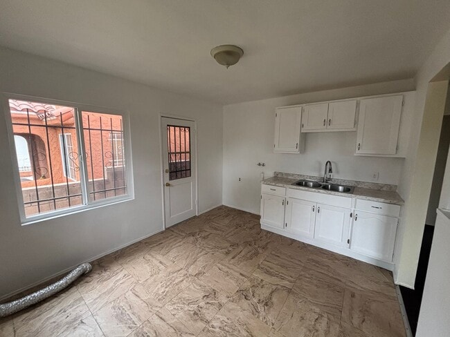 Photo - 229 E 89th St Unit 229