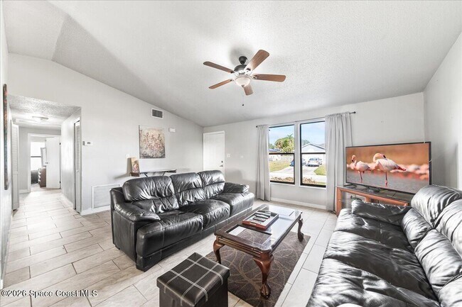 Photo - 1730 Anchorage St NW