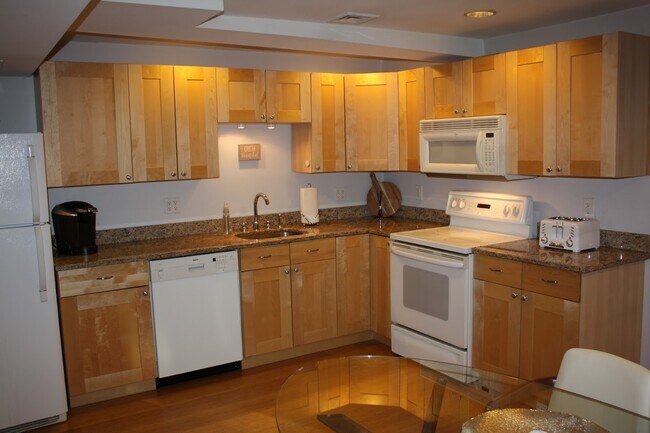 Photo - 80 York Ter Unit 1