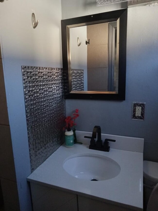 Photo - 1222 River Rd Unit 3