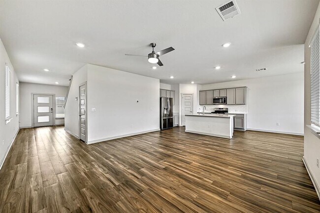 Photo - 109 Cupreata Ln