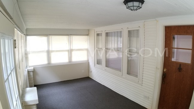 Photo - 361 20th St SE