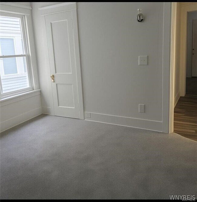 Photo - 196 Englewood Ave