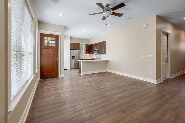 Photo - 1706 Cedar Bend Dr Unit A