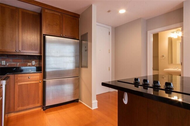 Photo - 57 Forsyth St NW Unit 11F