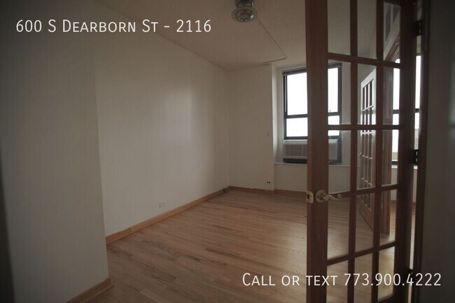 Photo - 600 S Dearborn St