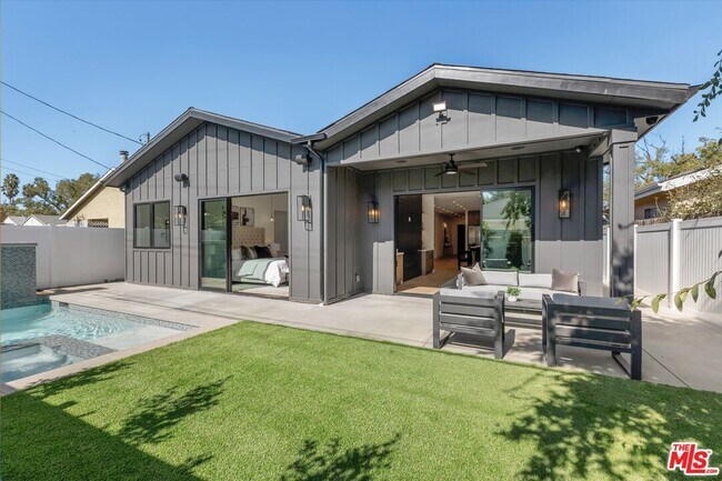 Photo - 14602 Morrison St