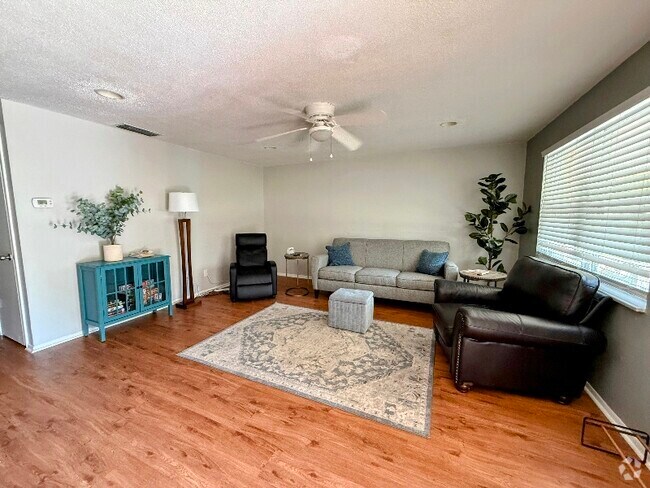 Building Photo - 413 Marjon Ave Rental