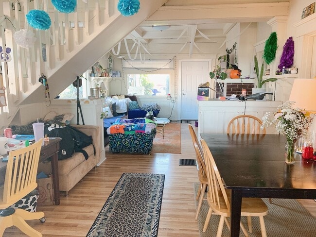 Photo - PRELEASING: Bay view 4 Bdrm/1.5 bath on High St!