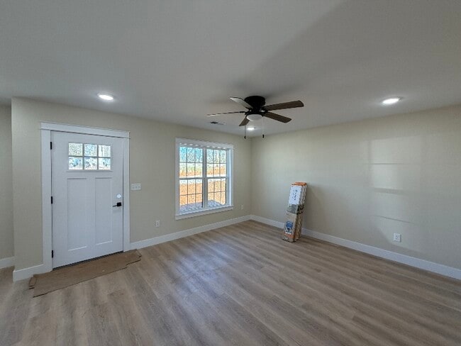 Photo - 807 Hillcrest Dr