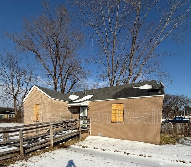 Building Photo - 192 Charter Ave