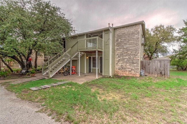 Photo - 400 Hedgewood Dr Townhome