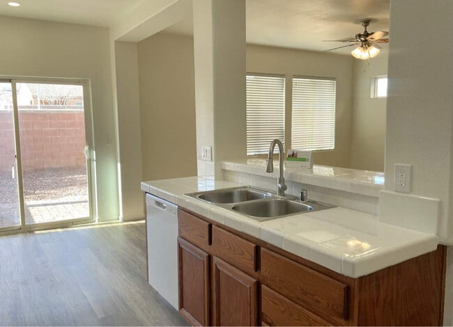 Photo - 6181 Arlington Ash St