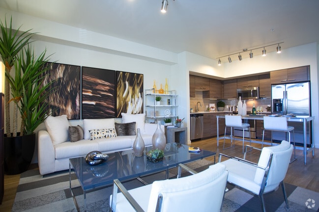 1BR, 1BA-804 SF