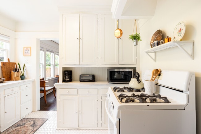 Kitchen - 810 Crestmoore Pl Unidad 1