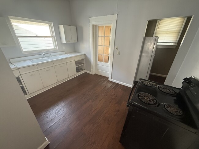 Photo - 761 E Iowa St