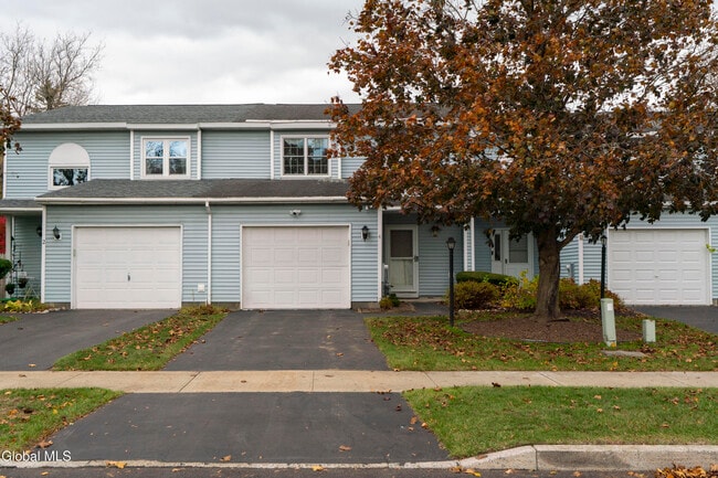 Building Photo - 4 Tompion Ln