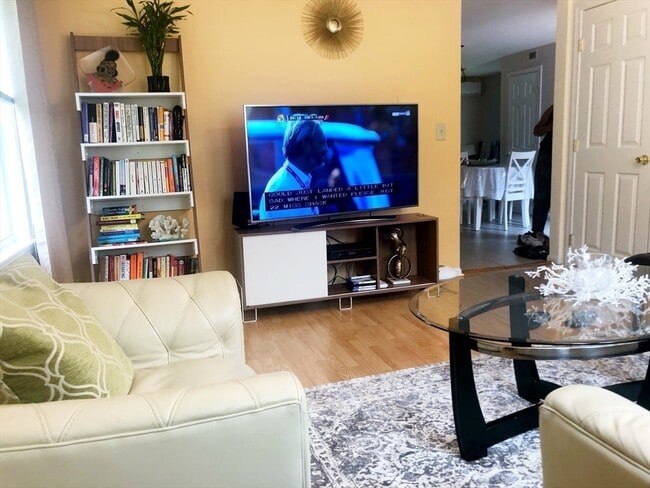 Photo - 257 Hudson St