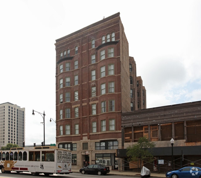 30 East Roosevelt
