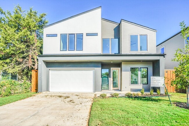 Photo - 1711 Nomas St