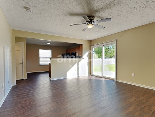 Photo - 424 Hartford Ct