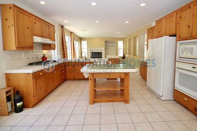 Photo - Rare 5BD Corner Lot Home in Hamilton Southgate — Soaring Ceilings & Hardwood Floors - FOUNDATION
