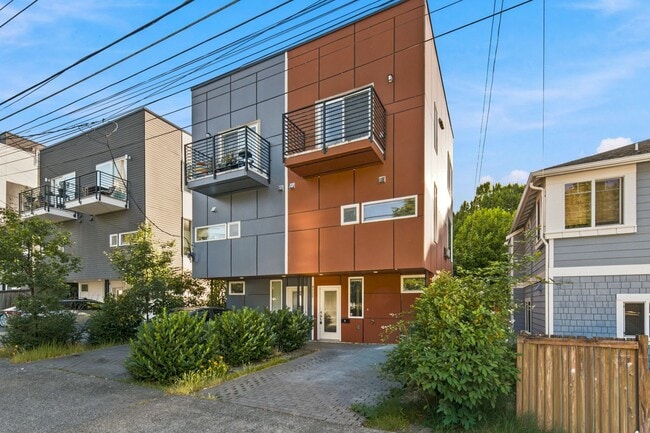 Building Photo - 9220 35th Ave SW Unit A