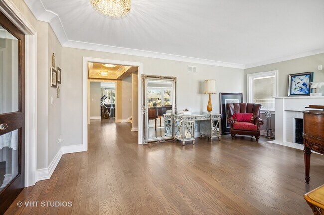 Photo - 633 S Burton Pl