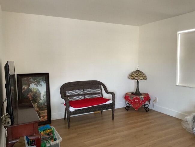 Photo - 473 Capri G Unidad J