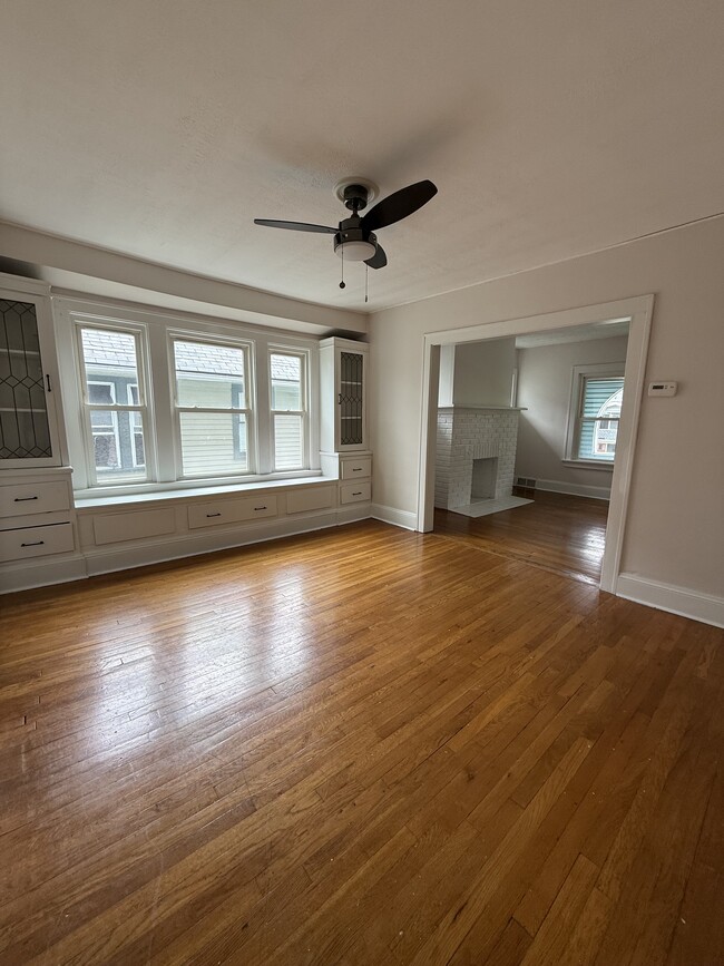 Dining Room - 2099 Waterbury Rd Unit Waterbury Road