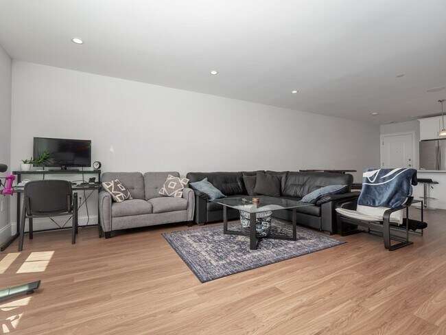 Building Photo - 45 L St Unit 28
