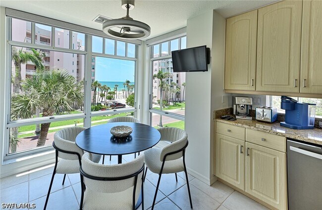 262 Barefoot Beach Blvd Unidad 306