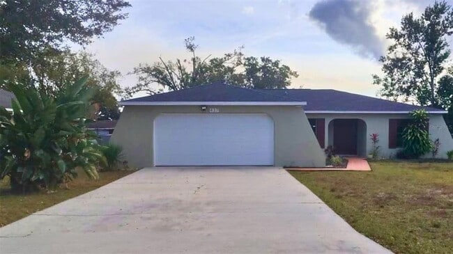 Building Photo - 437 Short Dr