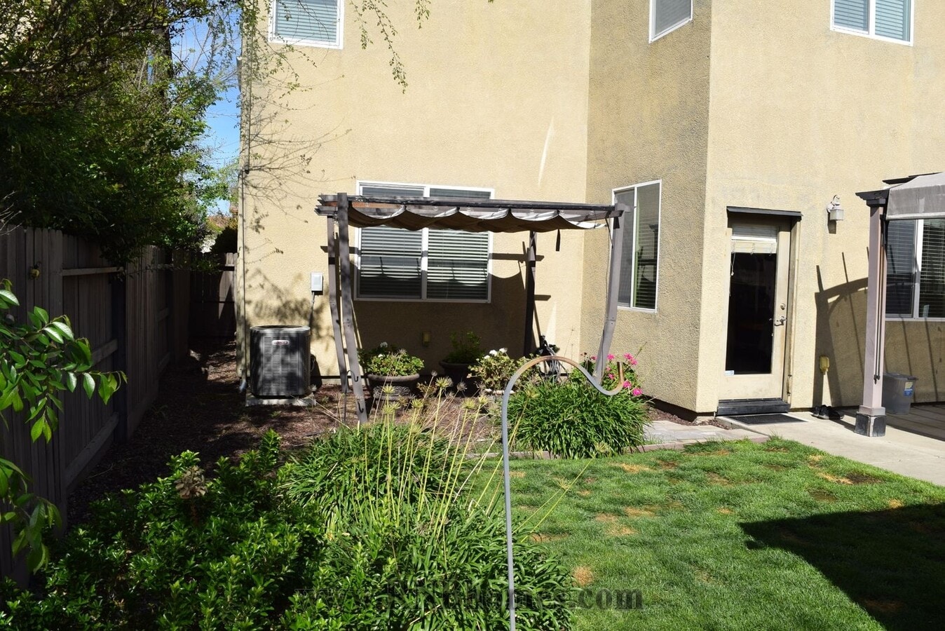 Photo - 2961 Market St