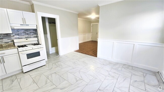 Building Photo - 1516 Pembroke St Unit 2L Rental