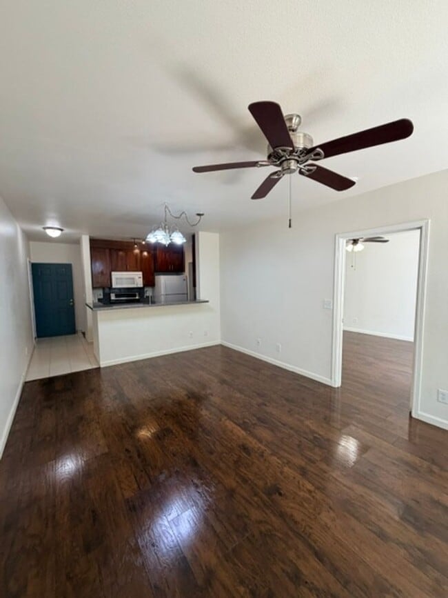 Building Photo - Streamside at Launani Valley 3 bedroom/2 bath with 2 parking Unit C102