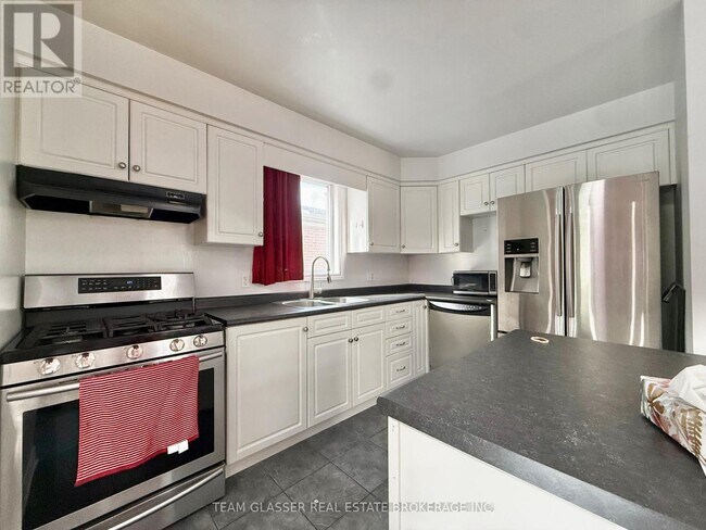 Photo - 691 Oakcrossing Rd