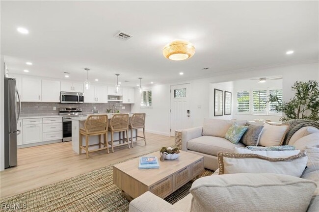 Photo - 503 Broad Ave S Unit 503