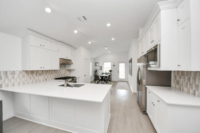 Photo - Immediate Move-In Ready 3-Bedroom Home in Rosharon. Comfort, Space & Easy Living