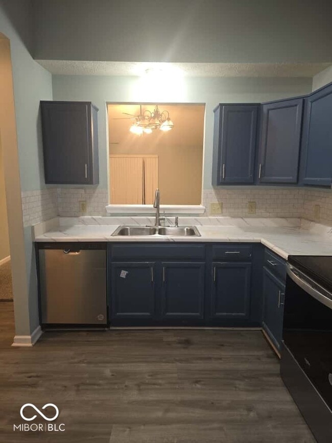 Photo - 8209 Twin River Dr