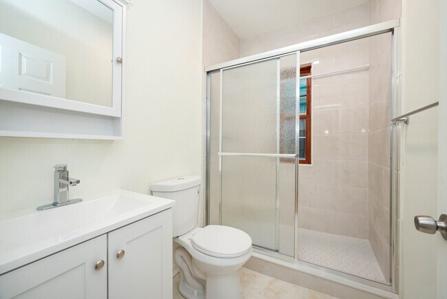 Photo - 84 Rogers Ave Unidad 1