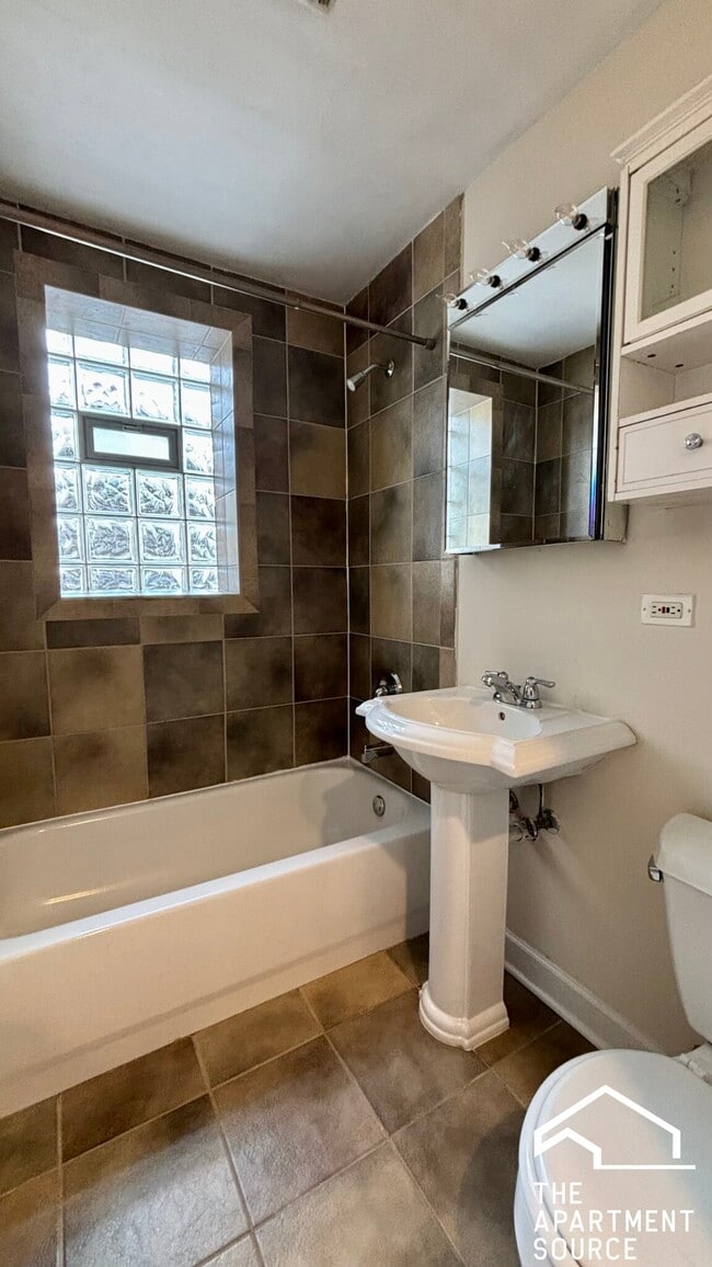 Photo - 3240 N Clifton Ave Unit W2